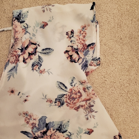 Floral Summer blouse - Picture 2 of 3